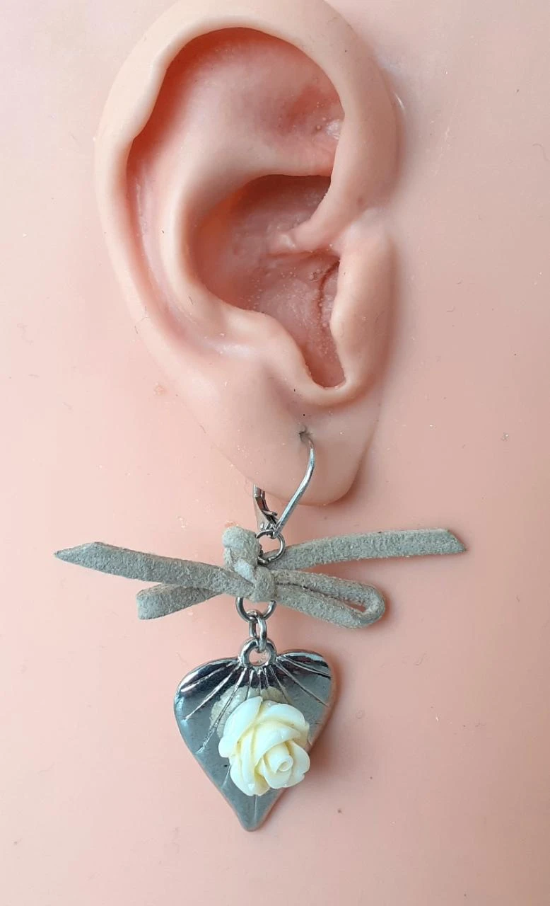 pendientes colgantes de corazón con rosa y moño – photo 4